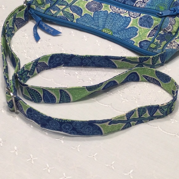 Vera Bradley On The Go Crossbody Doodle Daisy Summer 2014 VGC - Picture 9 of 9